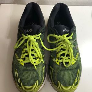 Men’s size 9.5 ASICS Gel Nimbus 19